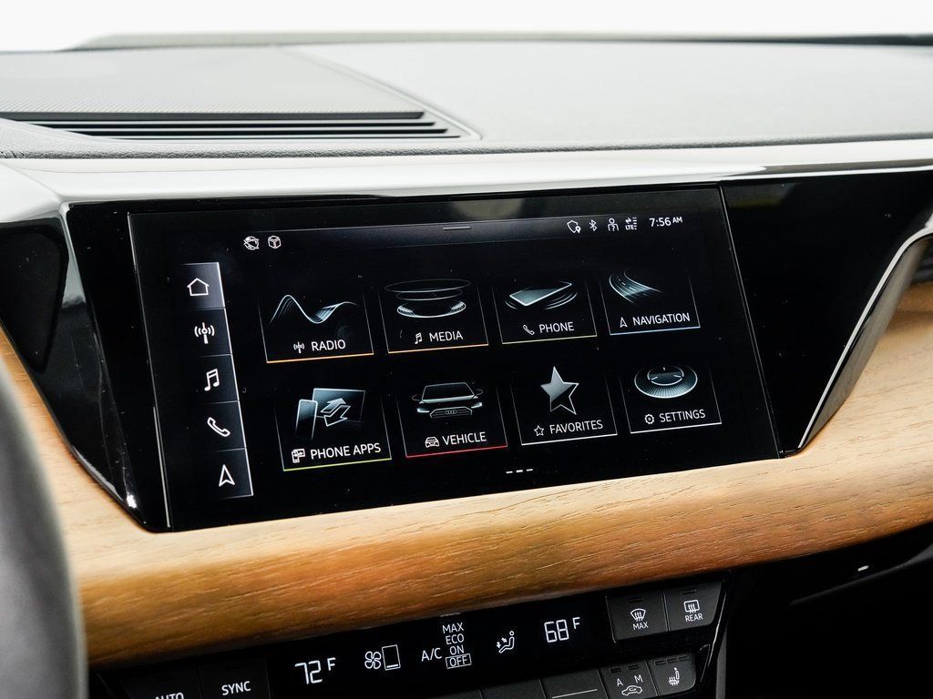 Used 2022 Audi e-tron GT Premium Plus AWD/4WD image 16