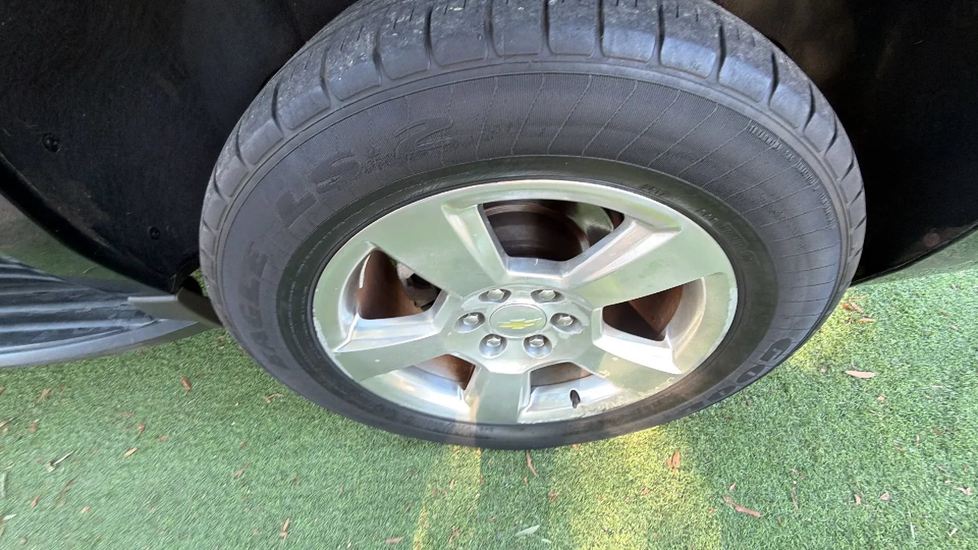 Used 2015 Chevrolet Suburban LT RWD image 39