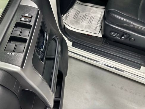 Used 2020 Toyota 4Runner Limited AWD/4WD image 9