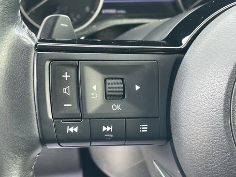 Used 2023 Nissan Pathfinder SL image 32