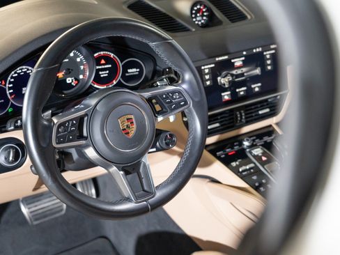 Certified 2021 Porsche Cayenne S AWD/4WD image 15
