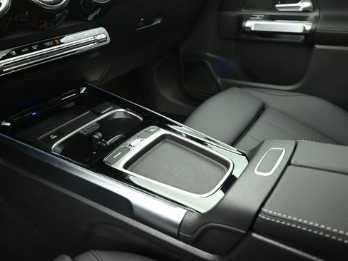 New 2026 Mercedes-Benz GLB 250 4MATIC image 14