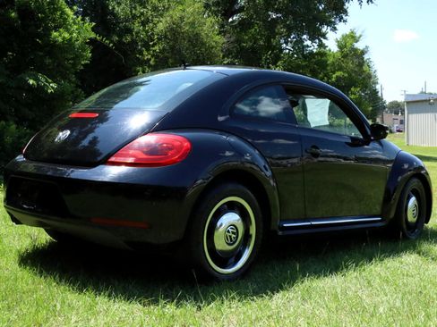 Used 2012 Volkswagen Beetle 2.5 image 3
