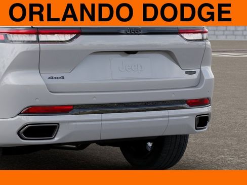 New 2025 Jeep Grand Cherokee Summit AWD/4WD image 13