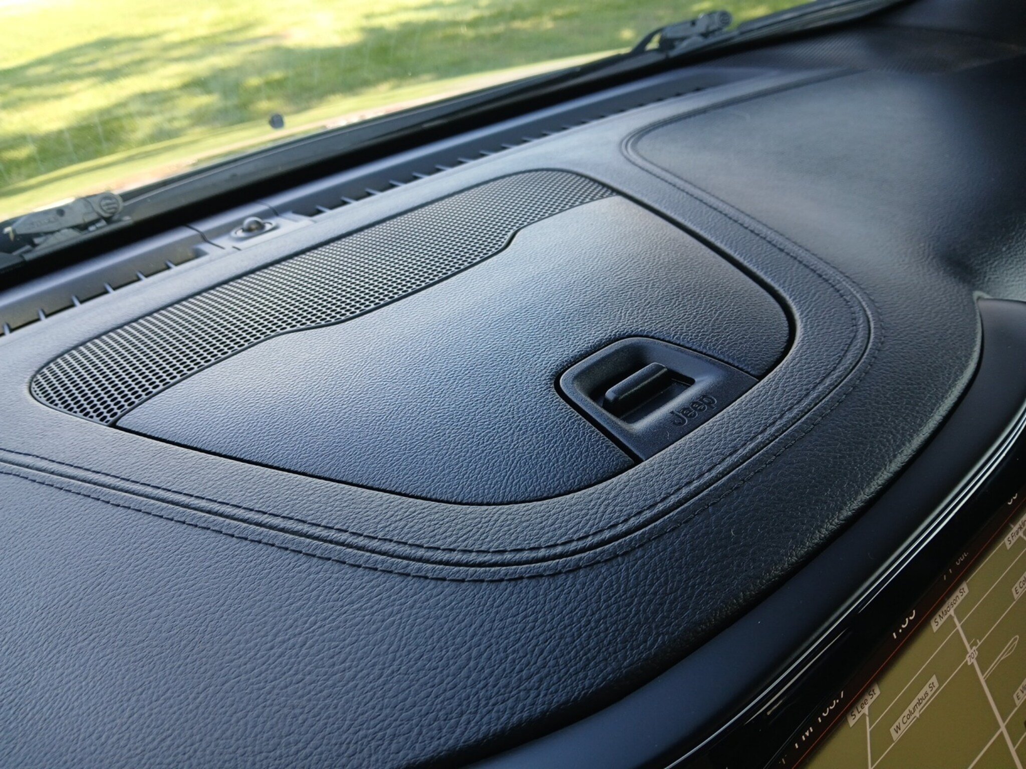 Used 2019 Jeep Cherokee High Altitude FWD image 45