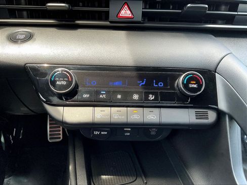 Used 2025 Hyundai Elantra Sport FWD image 15