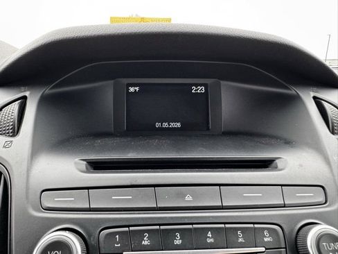 Used 2015 Ford Focus SE image 3