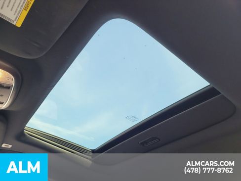 Used 2022 Jeep Grand Cherokee Limited image 19