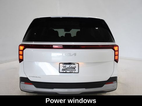 Used 2025 Kia Carnival FWD image 6