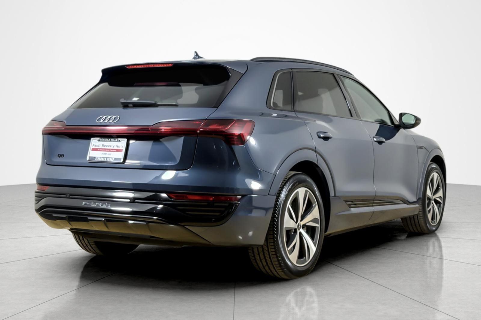 Used 2024 Audi Q8 e-tron Premium AWD/4WD image 5