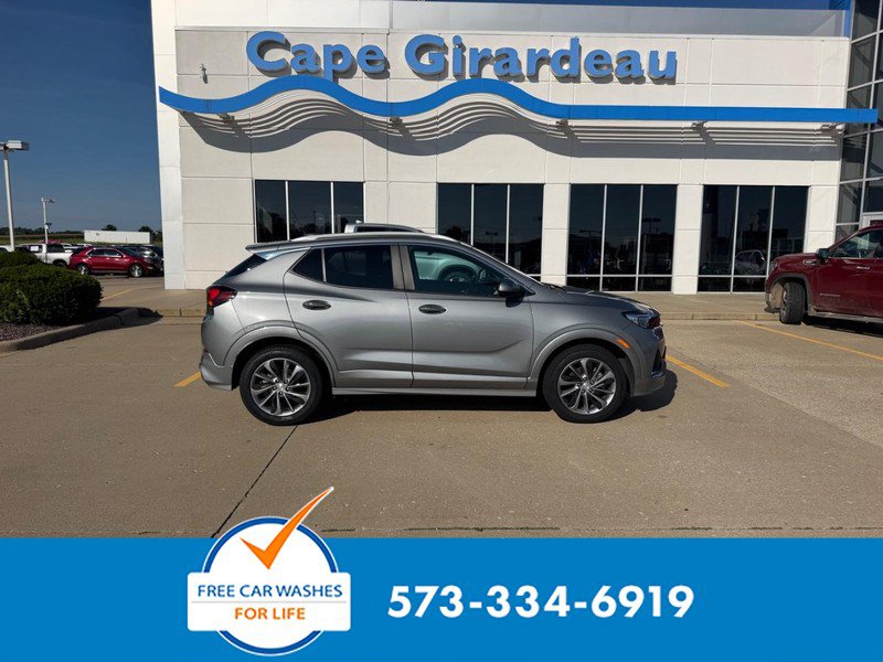 Used 2023 Buick Encore GX Select w/ Sport Touring Package FWD image 1
