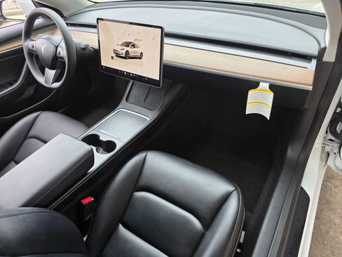 Used 2023 Tesla Model 3 Standard Range image 28