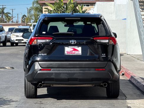 Used 2024 Toyota RAV4 LE image 5