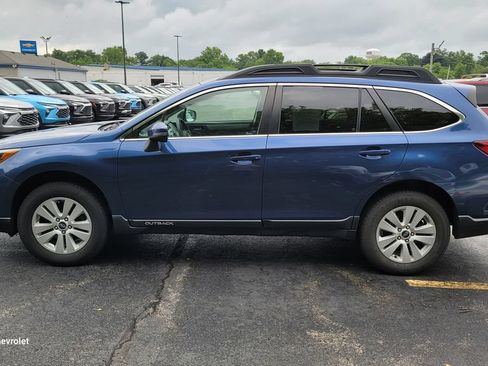 Used 2019 Subaru Outback 2.5i Premium w/ Popular Package #2 AWD/4WD image 3