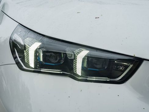 Used 2025 BMW 530i xDrive w/ Premium Package image 12