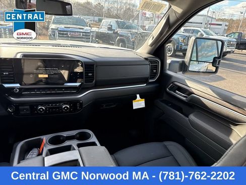 New 2026 GMC Sierra 2500 SLT AWD/4WD image 15