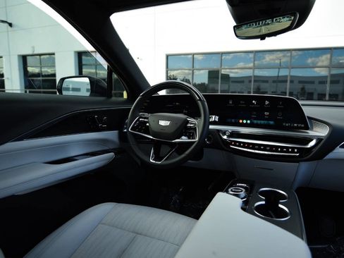 Used 2025 Cadillac Lyriq Sport w/ LPO, Floor Liner Package image 18