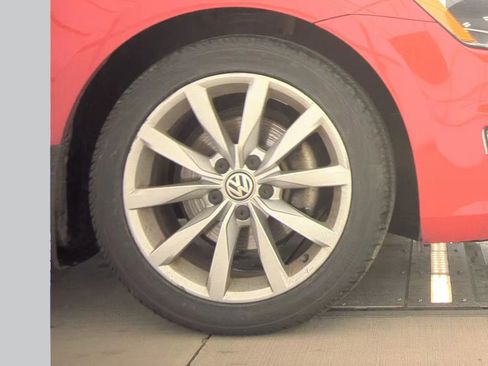 Used 2015 Volkswagen Golf SEL image 9