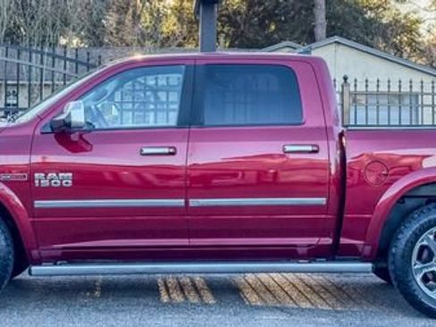 Used 2015 RAM 1500 Laramie w/ Convenience Group image 3