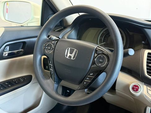 Used 2015 Honda Accord Hybrid Sedan image 11