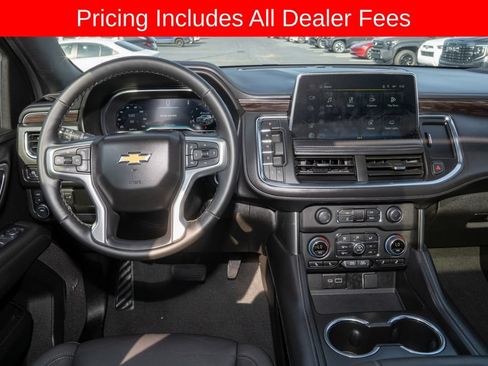 Used 2024 Chevrolet Suburban LT w/ Luxury Package AWD/4WD image 8