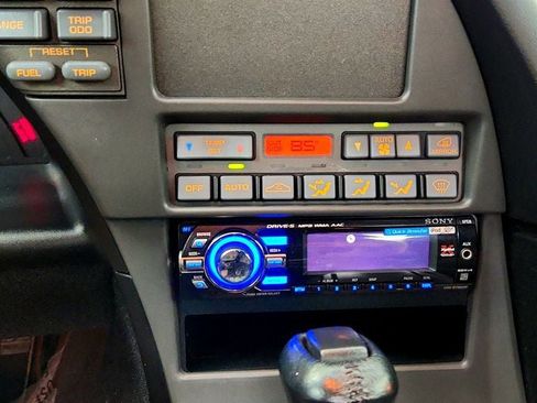 Used 1991 Chevrolet Corvette Convertible RWD image 20