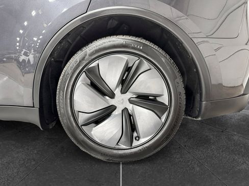 Used 2026 Tesla Model Y Long Range AWD/4WD image 29