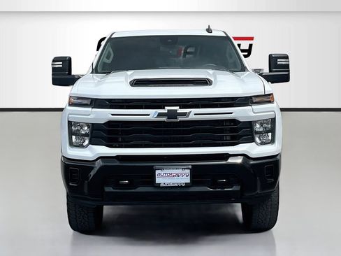Used 2024 Chevrolet Silverado 2500 Custom w/ Custom Convenience Package AWD/4WD image 2