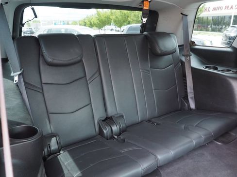 Used 2020 Cadillac Escalade Premium Luxury AWD/4WD image 21