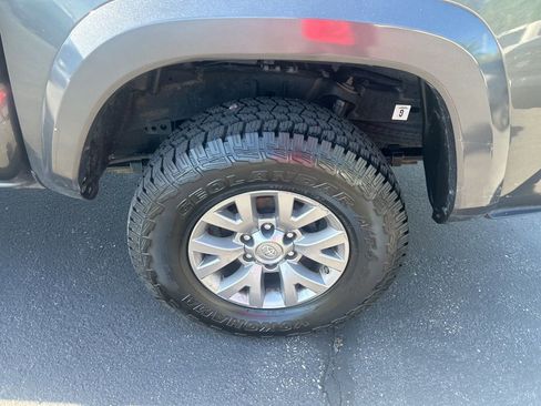 Used 2019 Toyota Tacoma SR5 AWD/4WD image 18