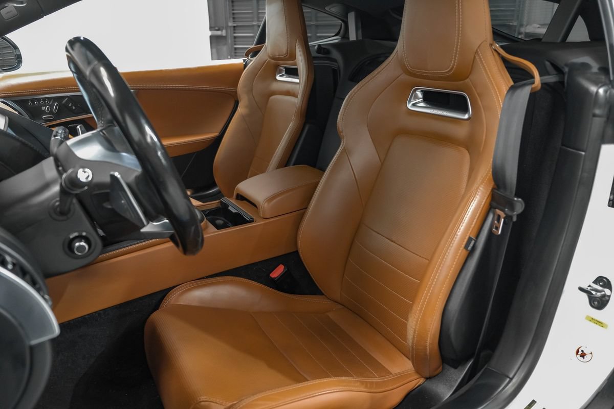Used 2019 Jaguar F-TYPE R AWD/4WD image 30