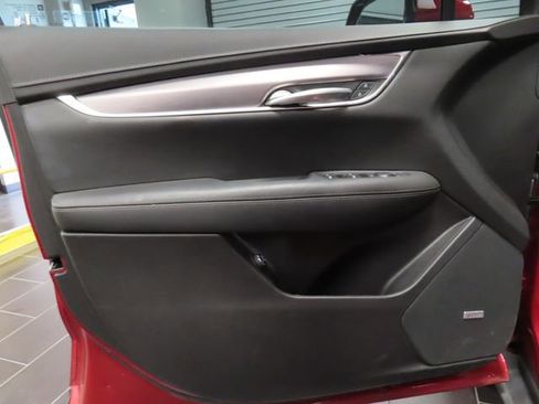 Certified 2024 Cadillac XT5 Luxury image 10