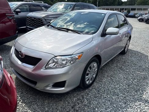 Used 2009 Toyota Corolla FWD image 1