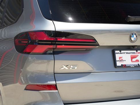 Used 2024 BMW X5 sDrive40i w/ M Sport Package RWD image 7