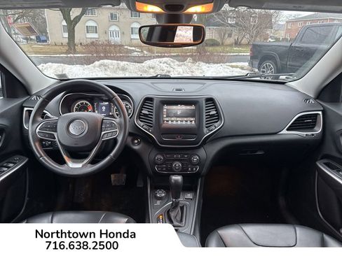 Used 2019 Jeep Cherokee Latitude Plus w/ Comfort/Convenience Group image 20