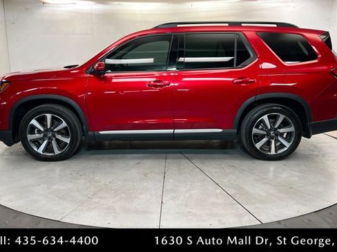 Used 2023 Honda Pilot Touring image 2