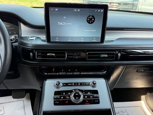 Used 2022 Lincoln Aviator AWD w/ Premium Package image 18