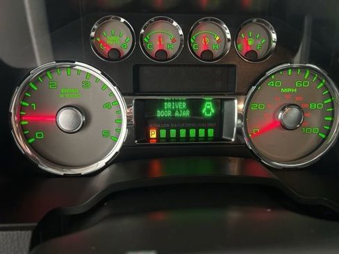 Used 2010 Ford F250 Lariat image 21