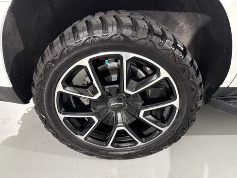 Used 2023 Chevrolet Tahoe RST AWD/4WD image 13