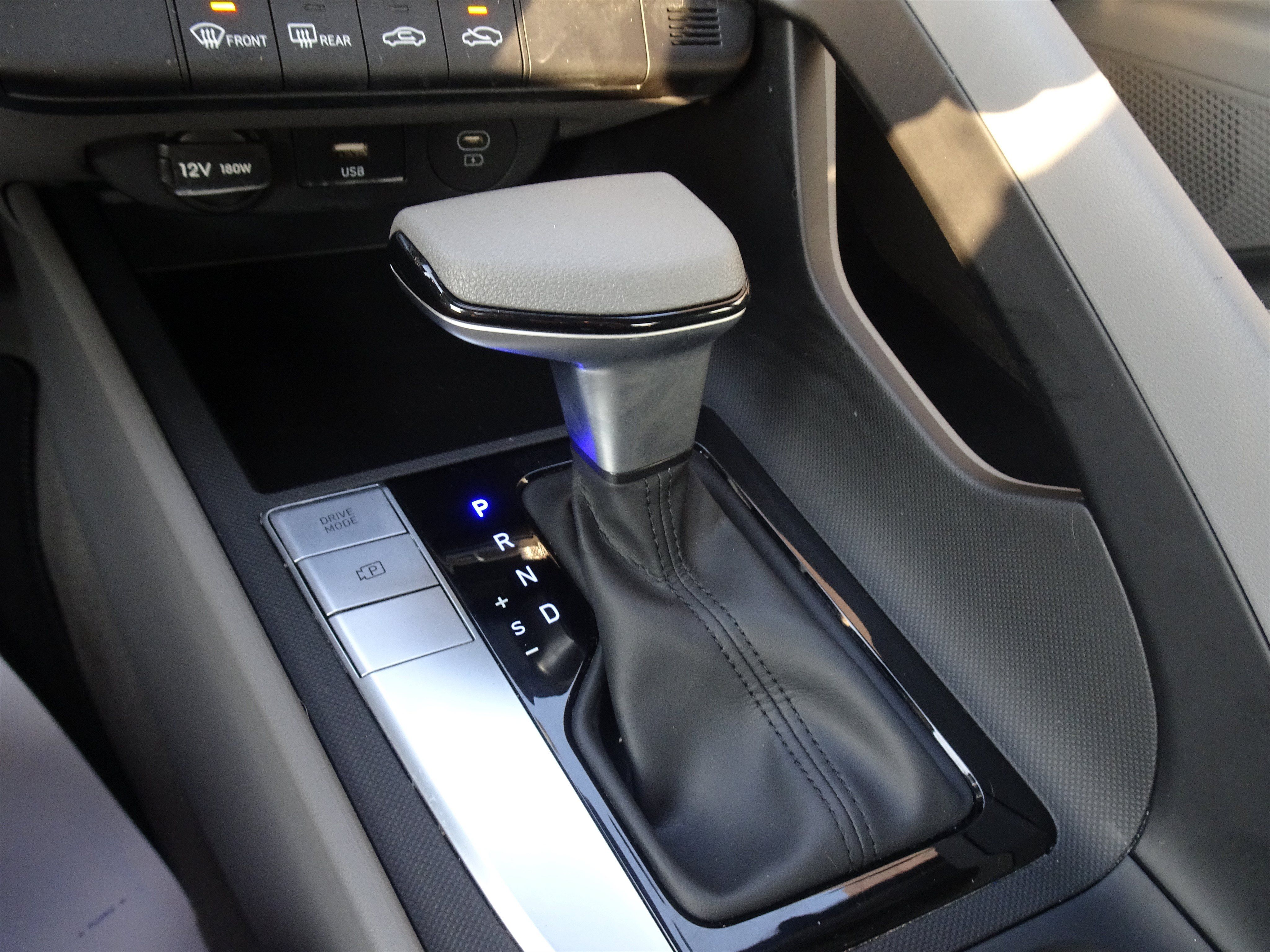 Used 2024 Hyundai Elantra SEL FWD image 16