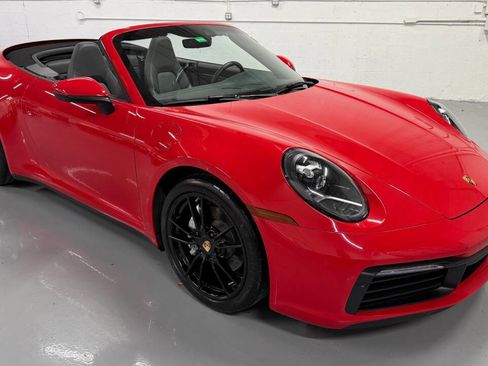 Used 2023 Porsche 911 Carrera image 3