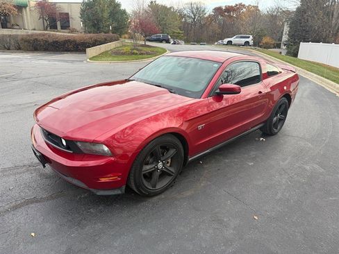 Used 2010 Ford Mustang GT image 33