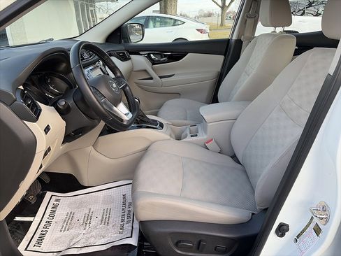 Used 2022 Nissan Rogue Sport SV image 11