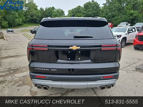 Used 2026 Chevrolet Traverse LT AWD/4WD image 4