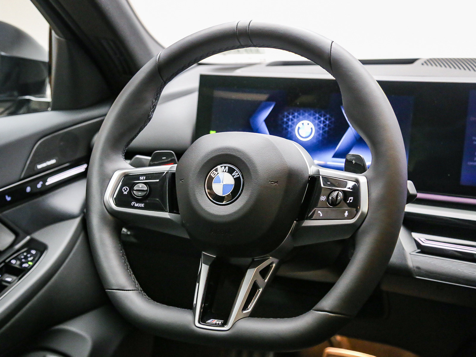 Used 2026 BMW 530i w/ M Sport Package RWD image 16