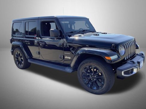 Used 2022 Jeep Wrangler Unlimited Sahara AWD/4WD image 4