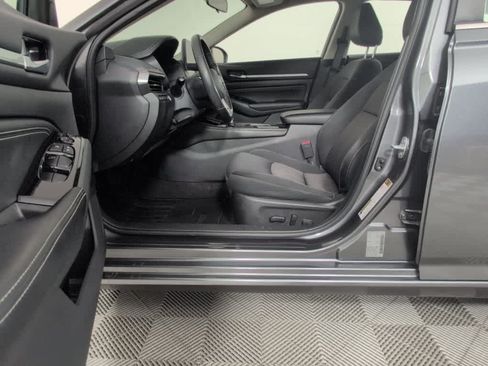 Used 2023 Nissan Altima 2.5 SV w/ SV Premium Package FWD image 14
