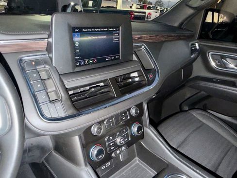 Used 2023 Chevrolet Suburban LS RWD image 19