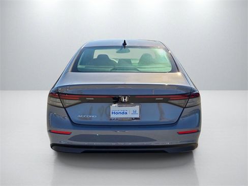 New 2025 Honda Accord SE image 5