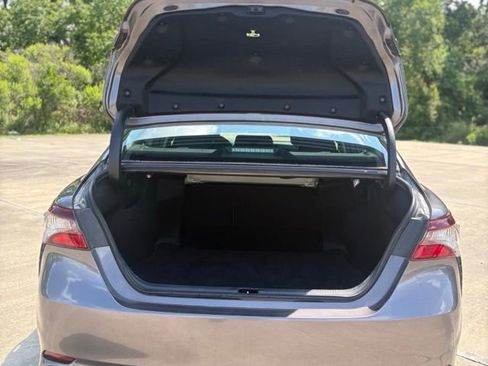 Used 2024 Toyota Camry SE FWD image 5